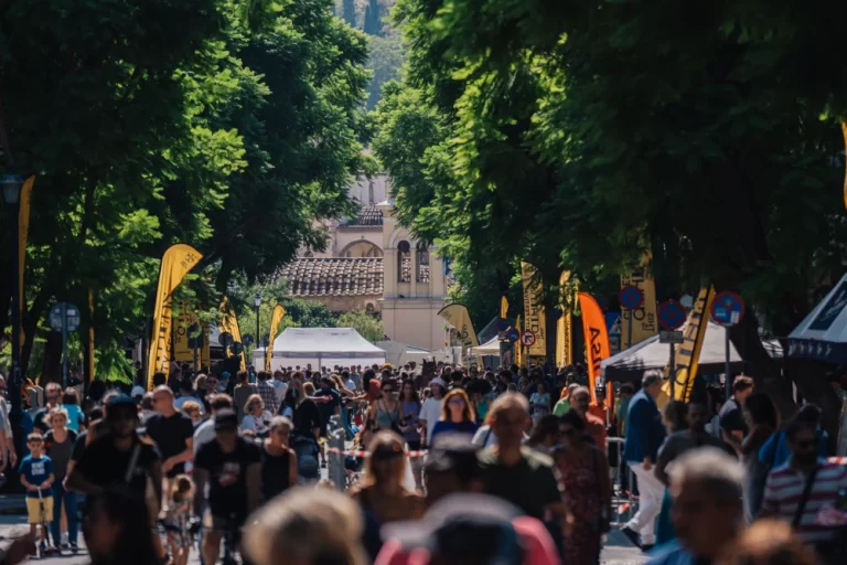 Άνθρωποι στο φεστιβάλ "City Festival" στην Αθήνα.