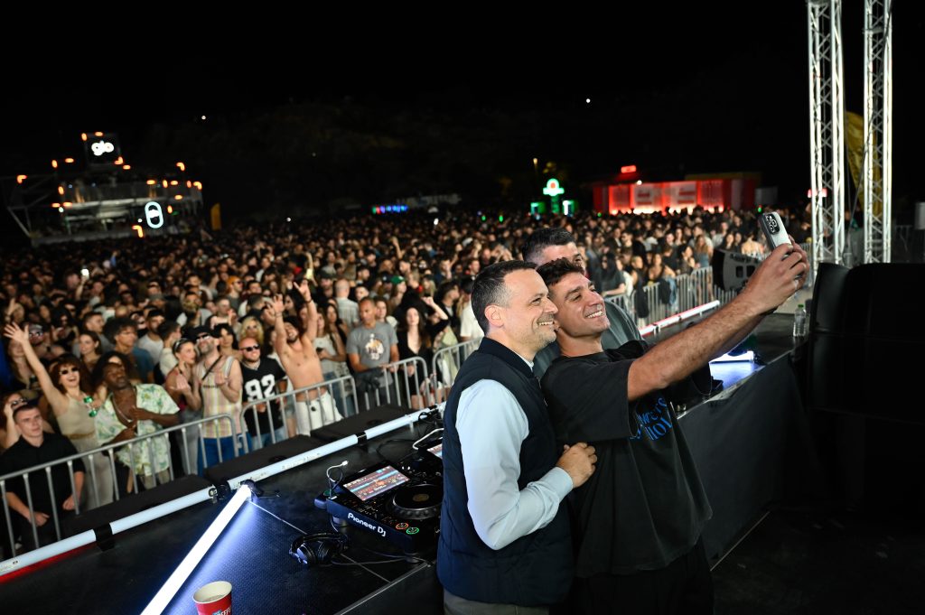 Φωτογραφία από το Φεστιβάλ του Δήμου Αθηναίων με τον Δήμαρχο Χάρη Δούκα